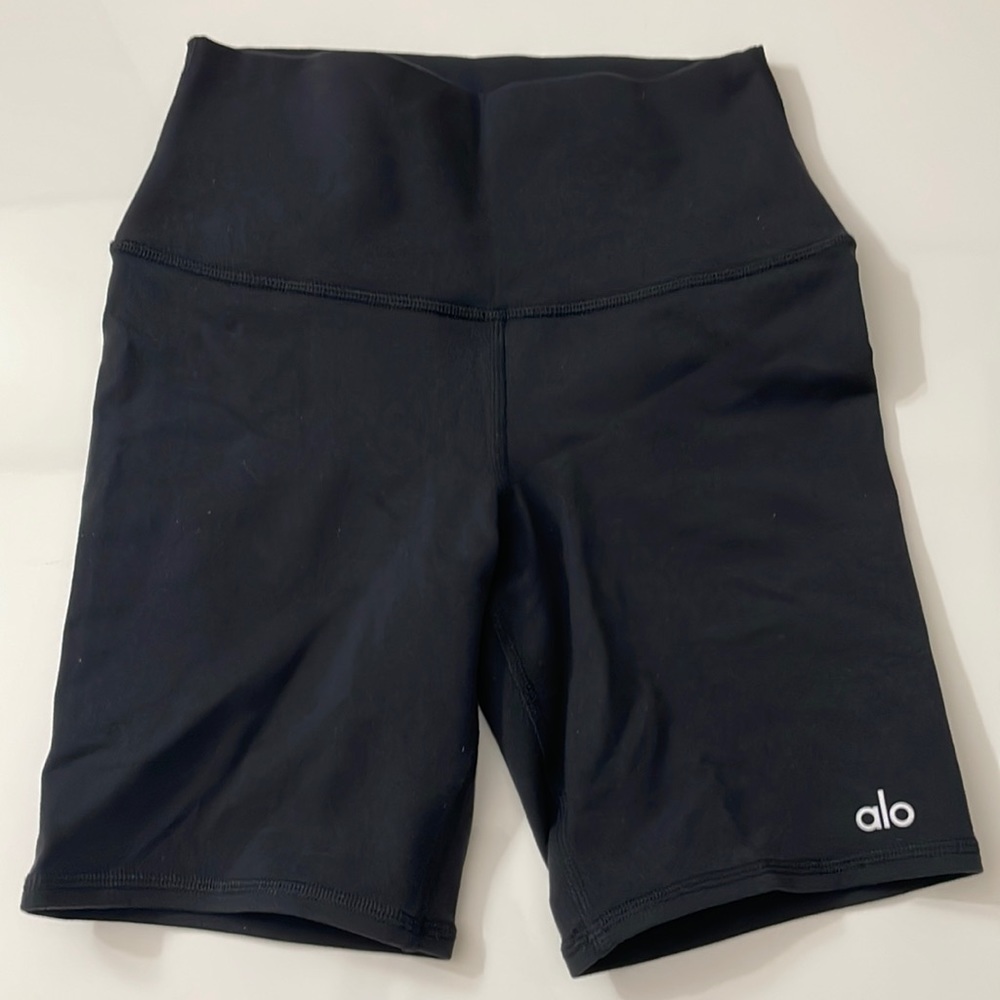 ALO YOGA XS Black Biker Shorts
